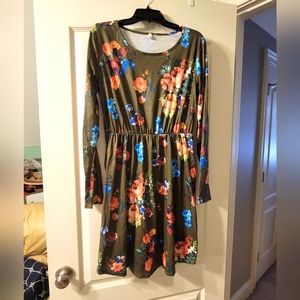 XL Boutique Dress with pockets! Never worn!